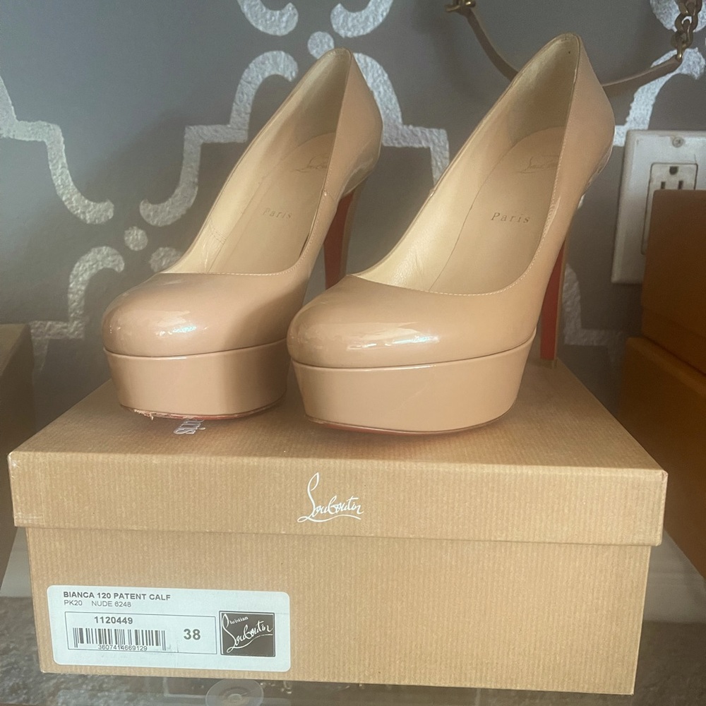 Gently used Louboutin Bianca 120 patent nude
